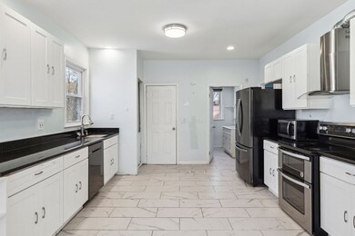 76 19th St unit 1, Lowell, MA 01850 - photo 2