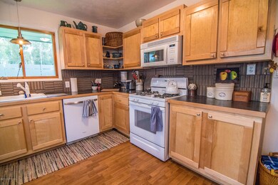 Kitchen (3)