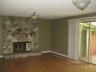 2041 Hybiscus St, Medford, OR 97504 - photo 3
