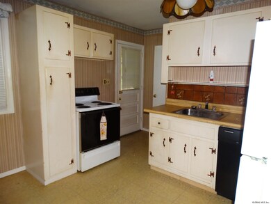 23 Frantone Ln, Albany, NY 12211 - photo 2