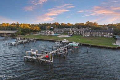 495 Popps Ferry Rd unit 5, Biloxi, MS 39531 - photo 4