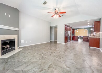 3522 Whitestone Dr, Pearland, TX 77584 - photo 2