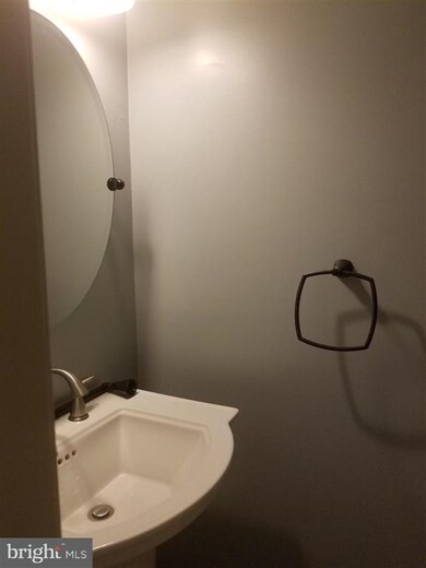 952 Dunloring Ct, Upper Marlboro, MD 20774 - photo 3