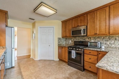 527 Tom Sawyer Ln, Crestview, FL 32536 - photo 4