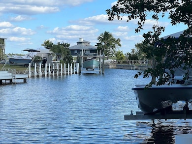 1291 E Chokoloskee Dr, Chokoloskee, FL 34138 - photo 3