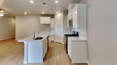 6913 Labelle Dr, Warr Acres, OK 73132 - photo 7