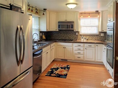 U-Shaped Kitchen Layout