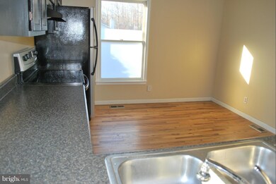 10617 Cobblestone Dr, Spotsylvania, VA 22553 - photo 5