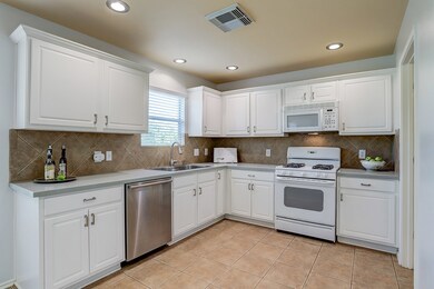 7282 Caracara Dr, Houston, TX 77040 - photo 3