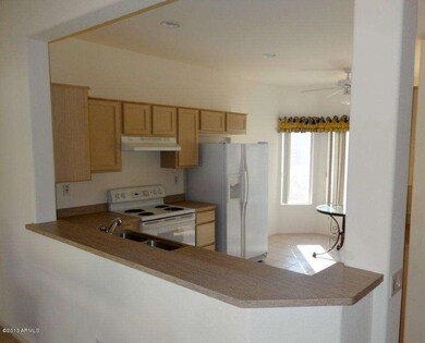 05 Kitchen 18363 N Avalon