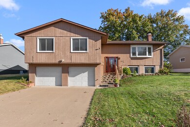 702 Woodland Way, Muscatine, IA 52761 - photo 5