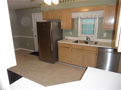 1032 Shoal Creek Trail, Chesapeake, VA 23320 - photo 4