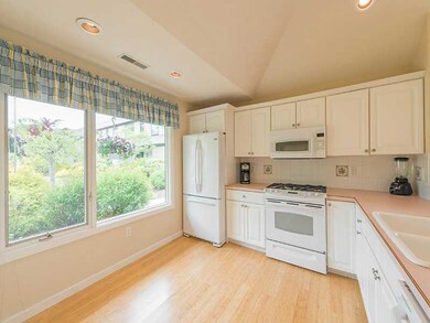 10 Vanderbilt Dr unit 127, Narragansett, RI 02882 - photo 5