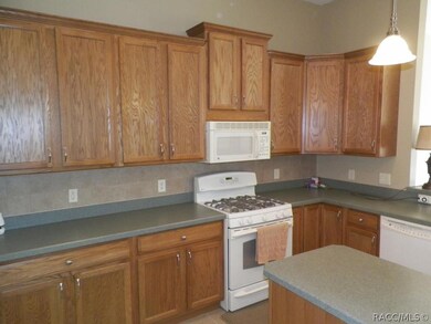 Plenty of Cupboard/Cnter Space