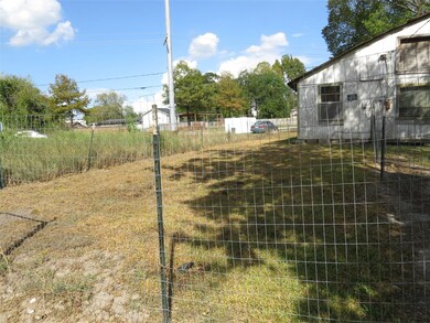 8018 Beckley St, Houston, TX 77088 - photo 7