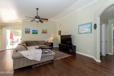 521 S Ash St-13