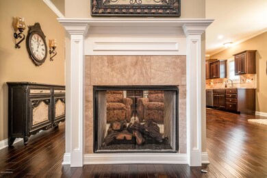 7913 Niemann Dr-Upstairs-05