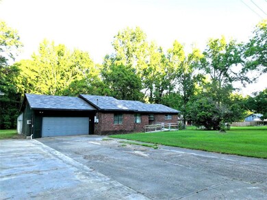 604 N Denison Rd, Idabel, OK 74745 - photo 6