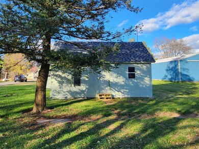 400 W 2nd St, Dawson, IA 50066 - photo 3