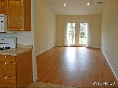 1606 Howard Gap Rd, Hendersonville, NC 28792 - photo 5