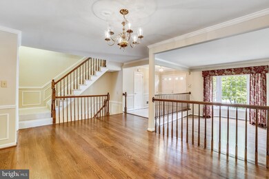 10754 Brewer House Rd, Rockville, MD 20852 - photo 4