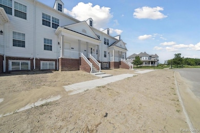 53761 Champlain St, Macomb, MI 48042 - photo 2