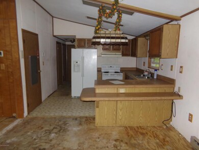 1082 Maple Lake Dr, Bushkill, PA 18324 - photo 4