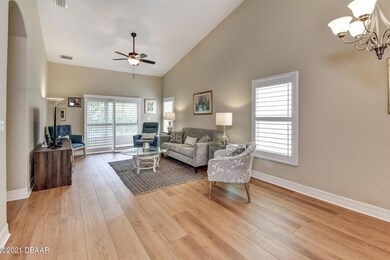2-Living-Room-Area