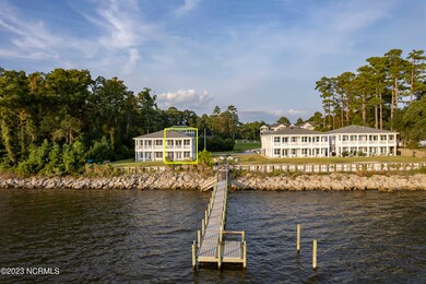 Community Concrete Fishing-Boating Dock