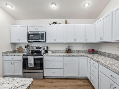 3377 Clara Ct, The Villages, FL 32163 - photo 6