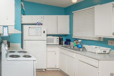 3419 SW Watson Ave, Topeka, KS 66614 - photo 6