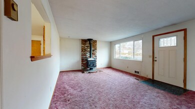 1313 NE Thompson Dr, Bend, OR 97701 - photo 5