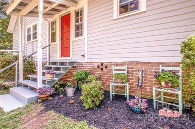 228 W Bell St, Statesville, NC 28677 - photo 5