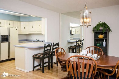 Dining/Kitchen