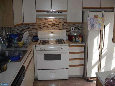 618 Yorkshire Ct unit 618, Sewell, NJ 08080 - photo 4