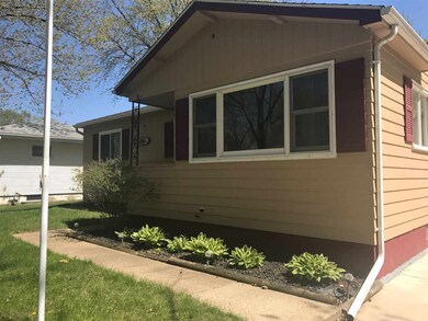 1261 St Andrews Ave, Waterloo, IA 50701 - photo 2