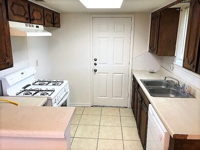 1018 Progreso Dr, Houston, TX 77038 - photo 7
