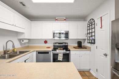 528 Brewster Ln, Wilmington, NC 28412 - photo 6