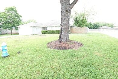 8331 Snail Hollow Dr, Houston, TX 77064 - photo 7