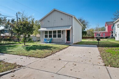 311 N Mirick Ave, Denison, TX 75020 - photo 2