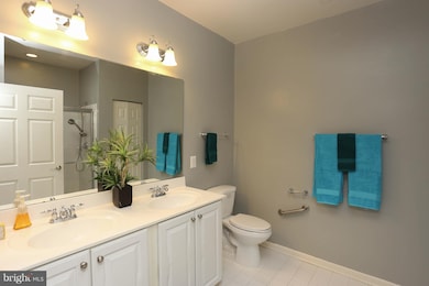 1010 Samantha Ln unit 8-202, Odenton, MD 21113 - photo 5