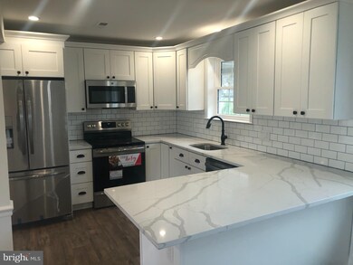 367 Appletree Dr, Levittown, PA 19055 - photo 6