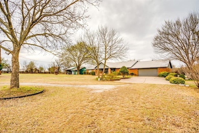 1116 Green Tree Dr, Weatherford, TX 76087 - photo 2