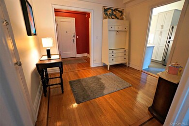 73-37 Austin St unit 2 D, Forest Hills, NY 11375 - photo 3