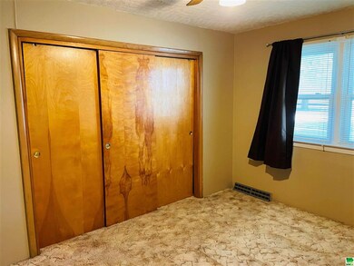 1218 5th St, Onawa, IA 51040 - photo 4