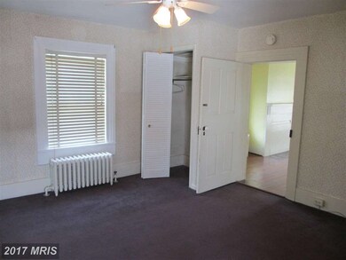 112 N High St, Edinburg, VA 22824 - photo 2