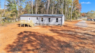 333 Johnson Rd, North Wilkesboro, NC 28659 - photo 3