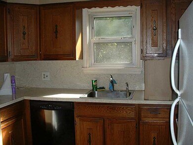 35 Hebert St, West Warwick, RI 02893 - photo 4