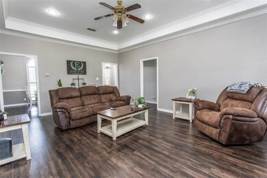 2104 Wheeler Creek Cir, Gainesville, TX 76240 - photo 5