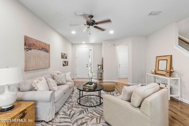 Living Room (5)